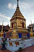 Chiang Mai - Wat Ngeun Kong, the chedi. 